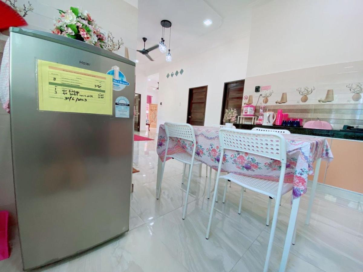 Hellokitty House - Unit 1 Holiday home Kuala Terengganu