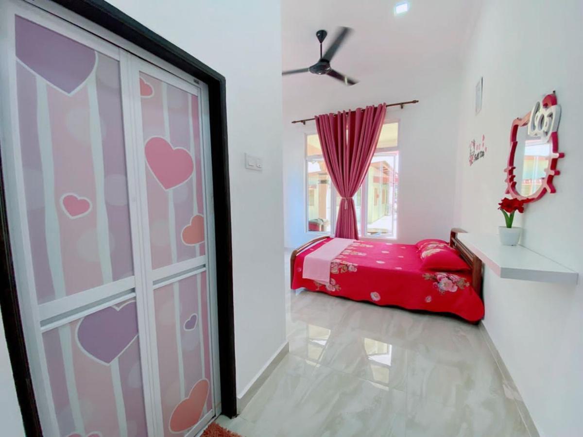 Hellokitty House - Unit 1 Holiday home Kuala Terengganu